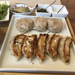 Namagyouza Seizou Tokoro Tenshinno Kimochi - ・餃子と焼売コンビの欲張りコンビ定食