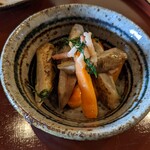 古民家カフェ ごずこん - 新ごぼう・にんじんと葉のソテー