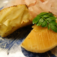 道人 - .....九品目  塚原の白子たけのこ（つけ焼きで）削りたてのかつお節.....
