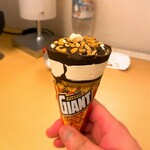 ファミリーマート - 料理写真:ファミリーマート@梅田中津店 ジャイアントコーン 開けて