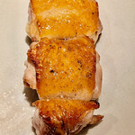 オオクサ - 出た！オオクサ史上最大の熊野地鶏のモモ　これを食べずに焼鳥は語れません　語らないけどｗ