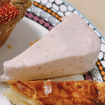 ベイク メリー キッチン - いちごのレアチーズケーキ