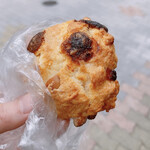 ベイク メリー キッチン - スコーン(塩マカダミアホワイトチョコ)