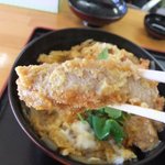 どんぶり亭 - 厚みのあるカツ