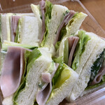 ケーワン - ハムサンドのボックス
      みんなでシェアします