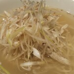 新世界菜館 - 蒸し鶏とネギのあっさりそば