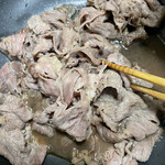 宇陀牛 山繁 - 上に乗せる 宇陀牛の切り落とし！(^^)