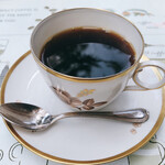 Cafe Le Petit Ni Trois