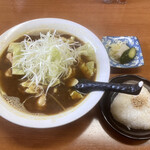 鉄板焼 豚肉ホルモン専門店 おっきん - カレー麺とおむすび