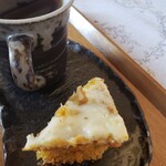 カフェ笑夢 - ランチセットの珈琲と人参ケーキ