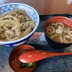 まるまつ - 牛丼（550円）