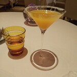 ロオジエ - パッションフルーツとグレープフルーツのノンアルコールカクテル。前菜に合わせて。