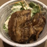 Meshi Sakaba Katsu - 豚バラ軟骨角煮丼