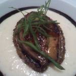 ラ・ベ - ２色のソースがたっぷり、とっても美味しい♪