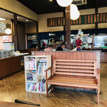 Udon No Komugiya - 店内をパシャ
                      平日の１４時過ぎ