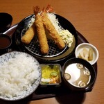 Icchou - 大盛りエビフライ定食