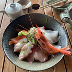 地元産天然お魚とアジアごはん アイワナドゥ 岩戸 - 海鮮丼