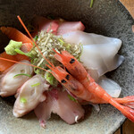 地元産天然お魚とアジアごはん アイワナドゥ 岩戸 - 海鮮丼