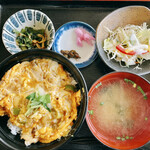 つつじヶ丘レストハウス - つくば鶏親子丼膳(1150円)