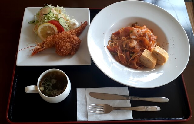 すずめ家 - 砂越（食堂）の写真