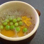 ジューダバレリーノ - 魚介のｽﾌｫﾙﾏｰﾄとえんどう豆入ｺﾝｿﾒｼﾞｭﾚ、ﾚﾓﾝｴｱｰ