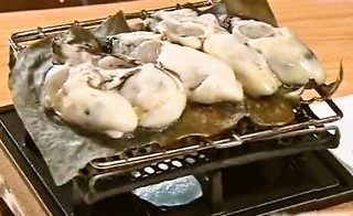 Higashiyama - 名物！かき昆布焼　（秋まで待ってね！）昆布の塩分で牡蠣をいただいて