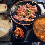 炭火焼肉 七輪房 - スペシャルランチ（肉大盛り）