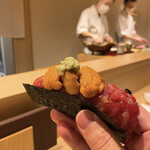 鮨てんび - トロたくドッグ（大）1000円﻿
      雲丹のせ 1200円﻿
      ﻿