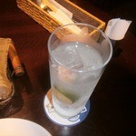 ビアーズテーブル ケラケラ - ジントニック（550円）