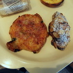 ゴジュウニチョウメベーカリー - (左から)PIZZA~ﾄﾏﾄ･ﾓｯﾂｧﾚｯﾗ~､ｸﾛﾜｯｻﾝｻﾞﾏﾝﾄﾞ