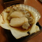 じん兵え - お通し・ホタテ焼き