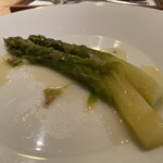 シャントレル - グリーンアスパラガスのクタクタ煮
