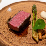レストラン オオツ - 2021.5 群馬A5黒毛和牛♀ヒレ肉ロースト グリーンアスパラガス ジロール茸 根セロリのピュレ