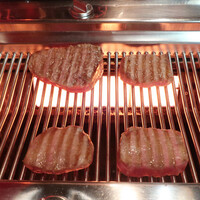 お肉屋 けいすけ 三男坊 - 高森和牛「シャトーブリアン」とタン元。