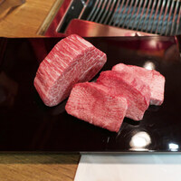 お肉屋 けいすけ 三男坊 - 高森和牛「シャトーブリアン」とタン元。