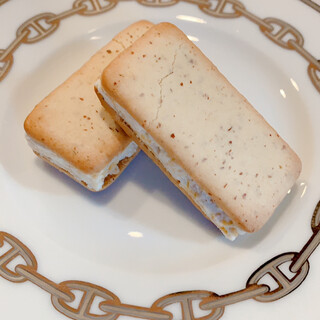 小谷サービスエリア(下り線)ショッピングコーナー_1