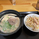 九州の味 壱骨麺 - 豚骨ラーメン　ネギチャーシュー丼
