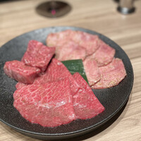 焼肉うしごろ 横浜店 - 極みのタン・厳選厚切りハラミ・座布団