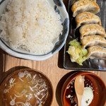 肉汁餃子のダンダダン - 肉汁焼餃子定食