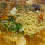 栄太呂ラーメン - 麺アップ