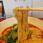 うさ担 - 麺は中細。