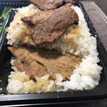 ソウル市場 - 肉はご飯の中にも(2階建)