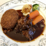 レストラン香味屋 - メンチカツとビーフシチューのハーフ&ハーフ