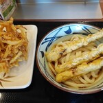 Marugame Seimen - ごぼう天うどん並＆野菜かき揚げ