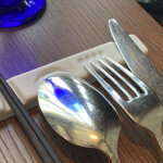 MAIN DINING by THE HOUSE OF PACIFIC - カトラリーレストが可愛い。
                                少しずらしてみました(笑)