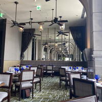 MAIN DINING by THE HOUSE OF PACIFIC - メインダイニングはホテルの最上階にあります
                    