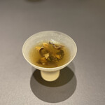 プレゼンテ スギ - 再生
      ジビエ(アナグマ、鴨、猪、鹿)、佐倉産のアミガサダケと木ぐらげのスープ