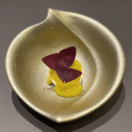 プレゼンテ スギ - エアーアイス
      千葉産ヨーグルトのアイス イタリアンマンゴーと山椒 ブラックオキザリス