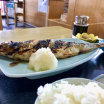 民宿 青塚食堂 - 特大にしん焼き、横から。