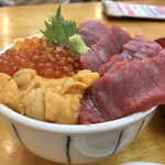 北のどんぶり屋 滝波食堂 - 元祖わがまま丼　3品&普通サイズ